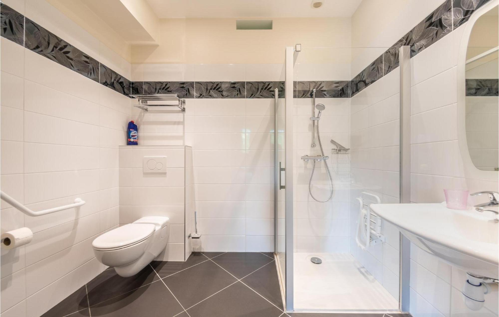 Stunning Home In Paluel With Wifi Ngoại thất bức ảnh